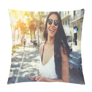 Personality  Latin Woman In Sunglasses Using Smartphone Pillow Covers