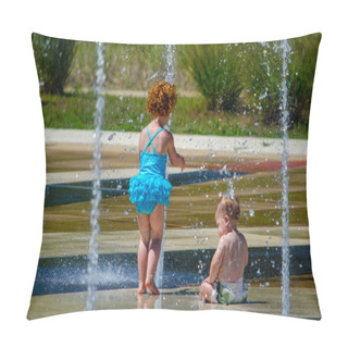 Personality  Young Children Play In Summer Fountain Pillow Covers