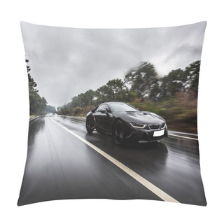 Personality  Black Business Class Driving In The Rain Pillow Covers