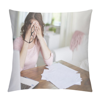 Personality  Woman Has Bad News About Her Home Finances Pillow Covers