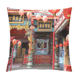 Personality  Bright Red Chinese Lanterns, Thailand, South East Asia Pillow Covers