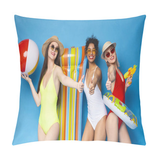 Personality  Diverse Young Women Enjoying Summer Vacation With Swim Toys Pillow Covers