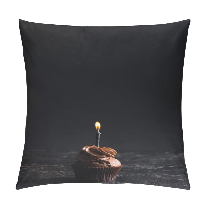 Personality  chocolate cupcake with candle pillow covers