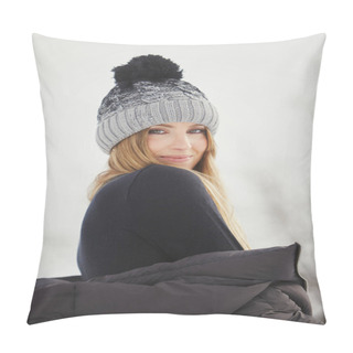 Personality  Portrait Of A Woman In Winter Wear With A Snowy Background. Pillow Covers