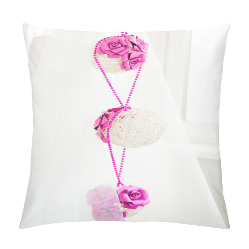 Personality  Bridal decorations of spheres with pink flowers pillow covers