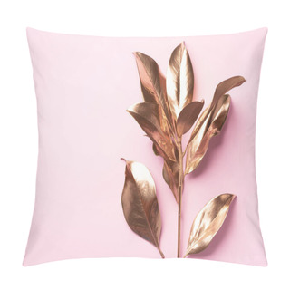 Personality  Floral Minimal Style Concept. Exotic Summer Trend. Golden Tropical Leaves And Branch On Pastel Pink Color Background. Shiny And Sparkle Design, Fashion Concept. Pillow Covers