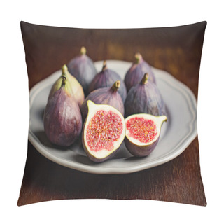 Personality  Group Of Figs On Plate Pillow Covers