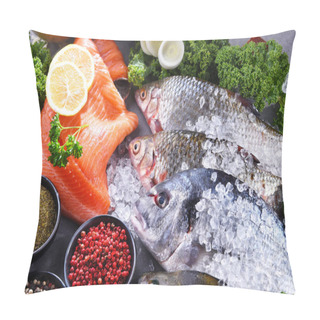 Personality  Different Sorts Of Fish On Kitchen Table Pillow Covers