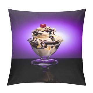Personality  Delicious Ice Cream Sundae. Pillow Covers