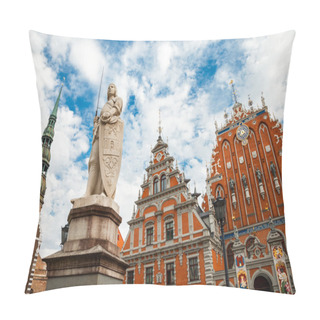 Personality  House Of The Blackheads, Sculpture Of Saint Roland And Saint Pet Pillow Covers