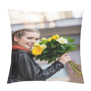 Personality  Happy Woman With Bouquet Of Flowers Pillow Covers