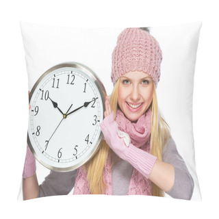 Personality  Happy Teenager Girl In Winter Hat And Scarf Showing Clock Pillow Covers