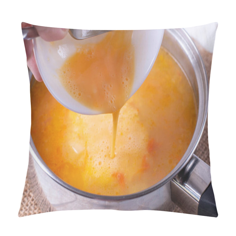 Personality  Pour The Scrambled Eggs Into The Soup. Cooking Pillow Covers