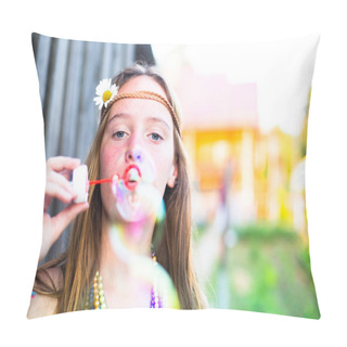 Personality  Girl Blows Bubbles Pillow Covers