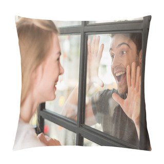 Personality  Couple Looking At Each Other In Cafe Pillow Covers