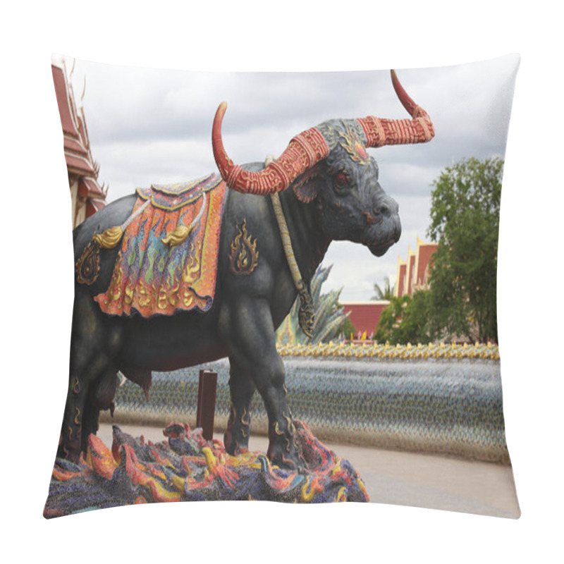 Personality  Sculptures of various animals, Thailand, South East Asia pillow covers