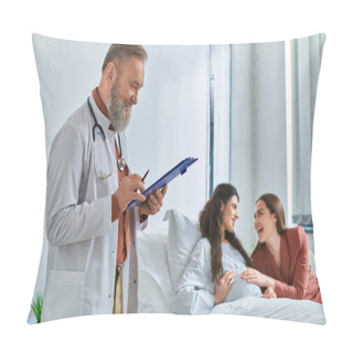 Personality  Grey Bearded Doctor Smiling Cheerfully With Happy Lesbian Couple On Background, Ivf Concept Pillow Covers