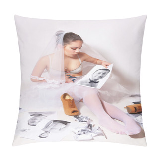 Personality  Bride Scissor A Photo Which Shows The Groom Pillow Covers
