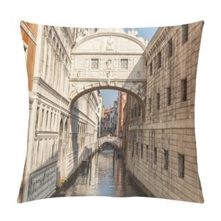 Personality  Bridge Of Sights, Venice, Italy Pillow Covers