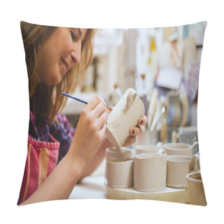 Personality  Pottery Artist Pillow Covers