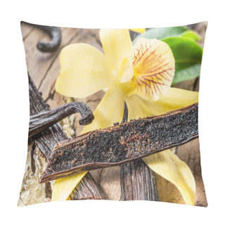 Personality  Dried Vanilla Stick And Vanilla Orchid On Wooden Table. Close-up. Pillow Covers