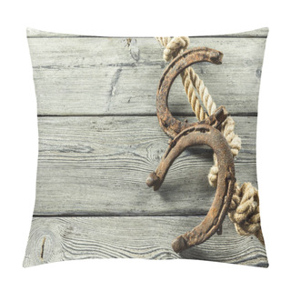 Personality  Old Horseshoe And Rope On Wooden Boards Pillow Covers