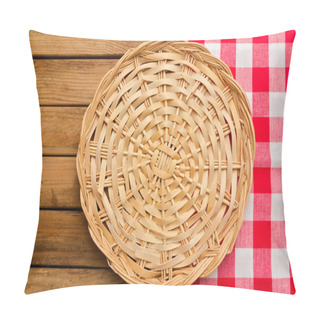 Personality  Wicker Plate On Checked Tablecloth Pillow Covers