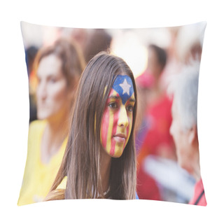 Personality  Young Woman Making Catalan Flag Pillow Covers