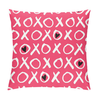 Personality  Hand Written Valentines Day Typography Vector Seamless Pattern. Hand Drawn Doodle Hearts And Word XOXO. Graffity Pillow Covers