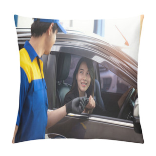 Personality  Asian Lady Got A Key From Technician After Checked Her Car In Car  Service Center, This Image Can Use For Rental, Maintenance, Show Room And Washing Concept For Car Pillow Covers