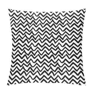 Personality  Vector Seamless Pattern. Abstract Background With Zigzag Brush Strokes.  Pillow Covers