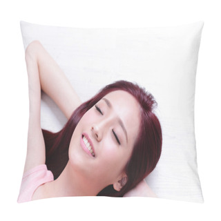 Personality  Woman Lying And Smiling Pillow Covers