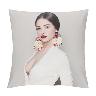 Personality  Glamor Beautiful Young Woman Pillow Covers