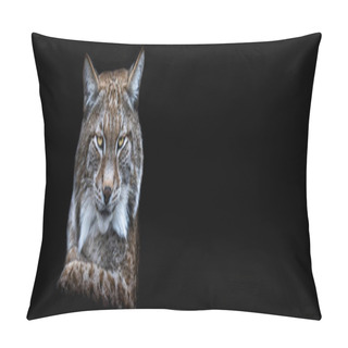 Personality  Template Of A Lynx With A Black Background Pillow Covers