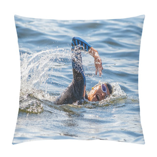 Personality  Face Of A Female Triathlete Swimming And Gasping For Air At Wome Pillow Covers