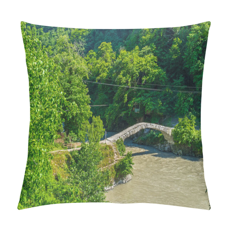 Personality  The Queen Tamar's Bridge Pillow Covers