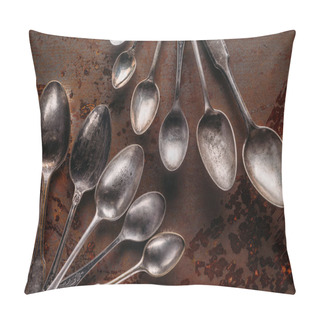 Personality  Old Metal Spoons On Rusted Background Pillow Covers