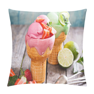 Personality  Variety Of Ice Cream In Bowls Pillow Covers