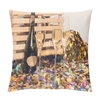 Personality  Champagne With Confetti And Wooden Box Pillow Covers