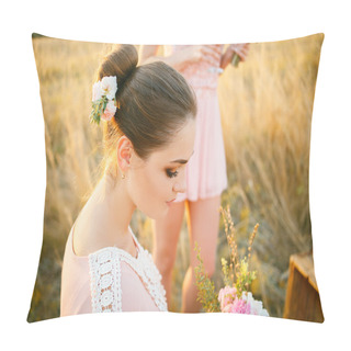 Personality  Beautiful Bridesmaid In Rose Quartz Colored Dress Pillow Covers