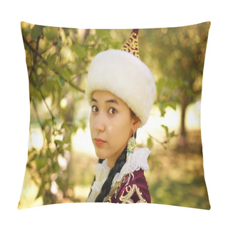 Personality  Beautiful Kazakh Woman In National Costume Pillow Covers