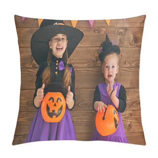 Personality  Witches With Pumpkins Pillow Covers