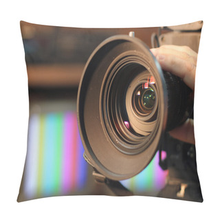 Personality  Zooming Video Camera Lens Pillow Covers