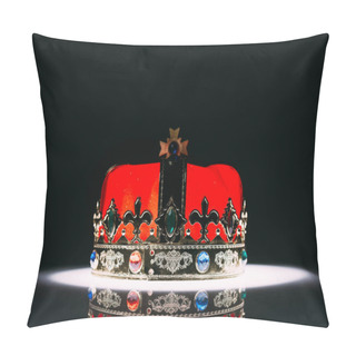 Personality  Antique Red Golden Crown With Gemstones On Black Pillow Covers