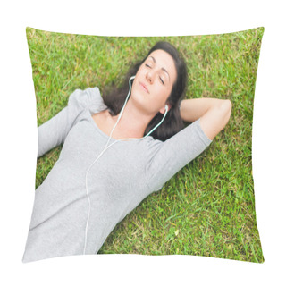 Personality  Relaxed Woman Listening Music Pillow Covers