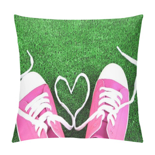 Personality  Beautiful Gumshoes On Green Grass Background Pillow Covers