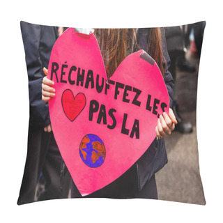 Personality Environmentalist Holds Handmade Sign Pillow Covers