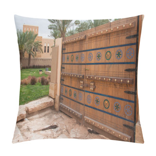 Personality  Beautiful Carved Door In Riyadh, Saudi Arabia Pillow Covers