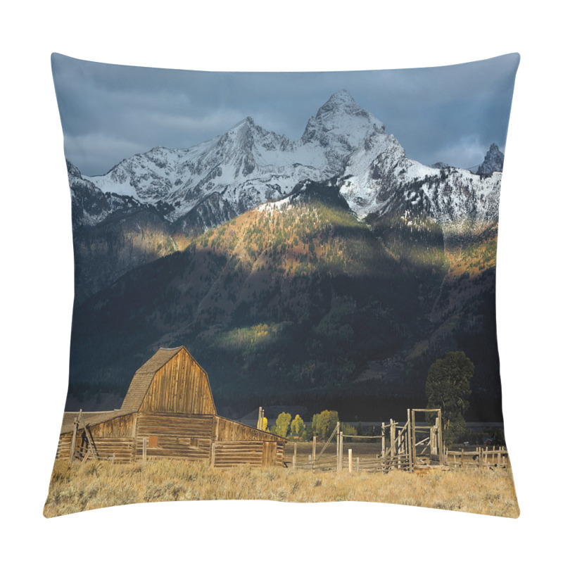 Personality  Rustic Wooden Hut Mountains pillow covers