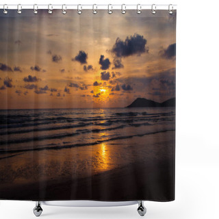 Personality  Silhouette Of Sea Beach Shower Curtains